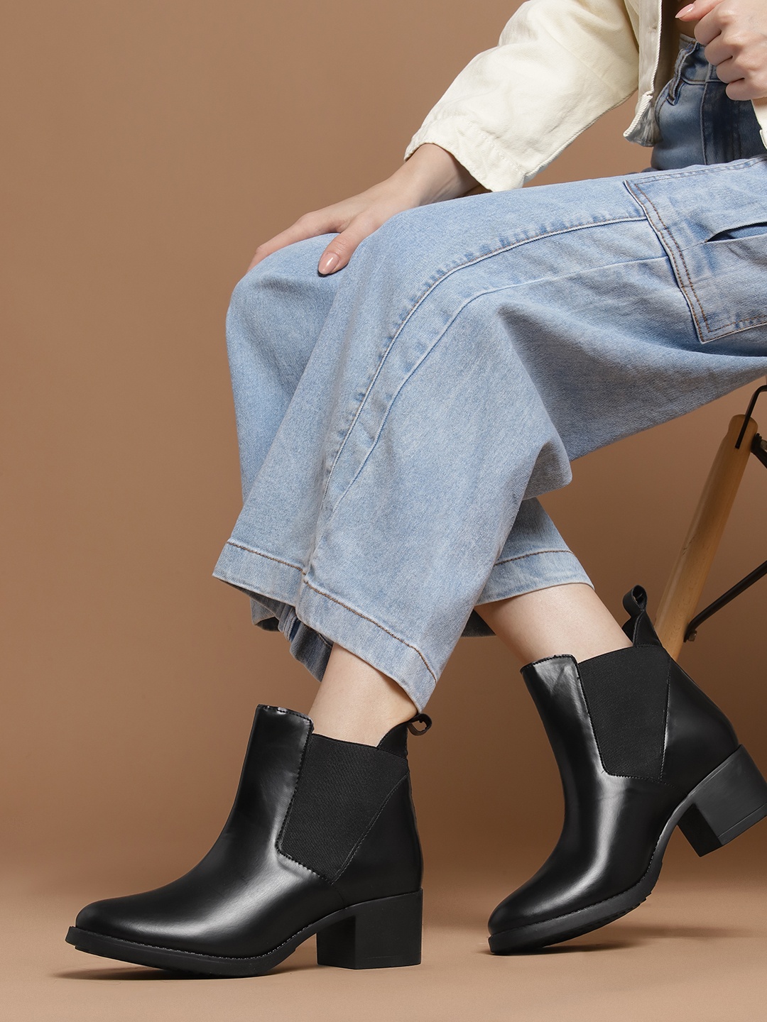

DressBerry Women Mid-Top Chelsea Boots, Black