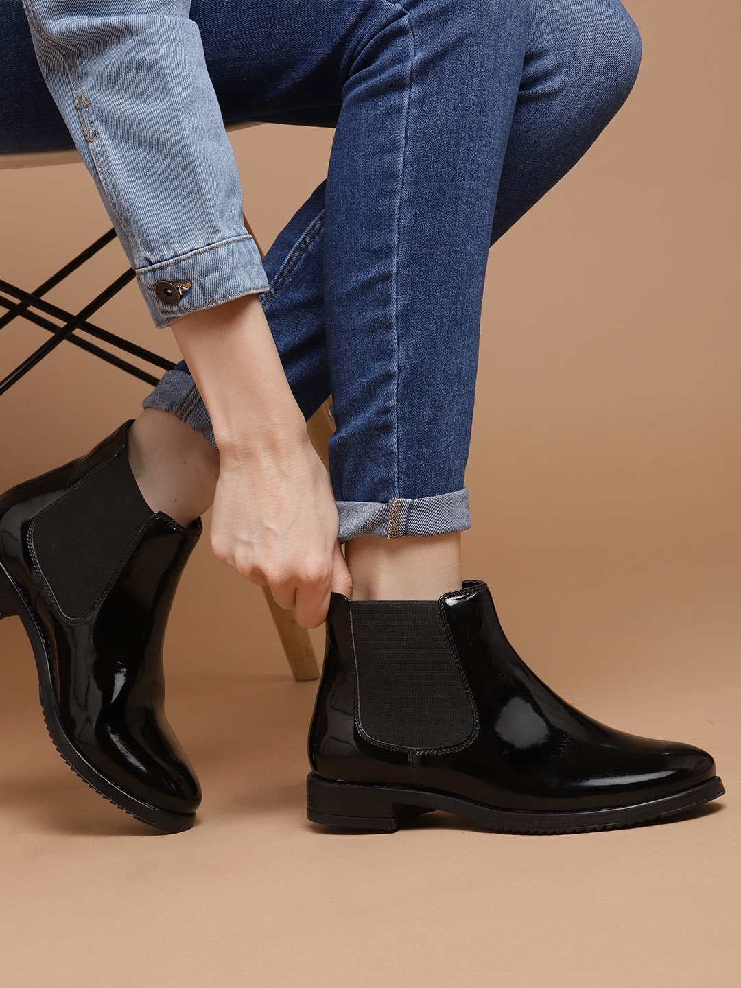 

DressBerry Women Mid-Top Chelsea Boots, Black