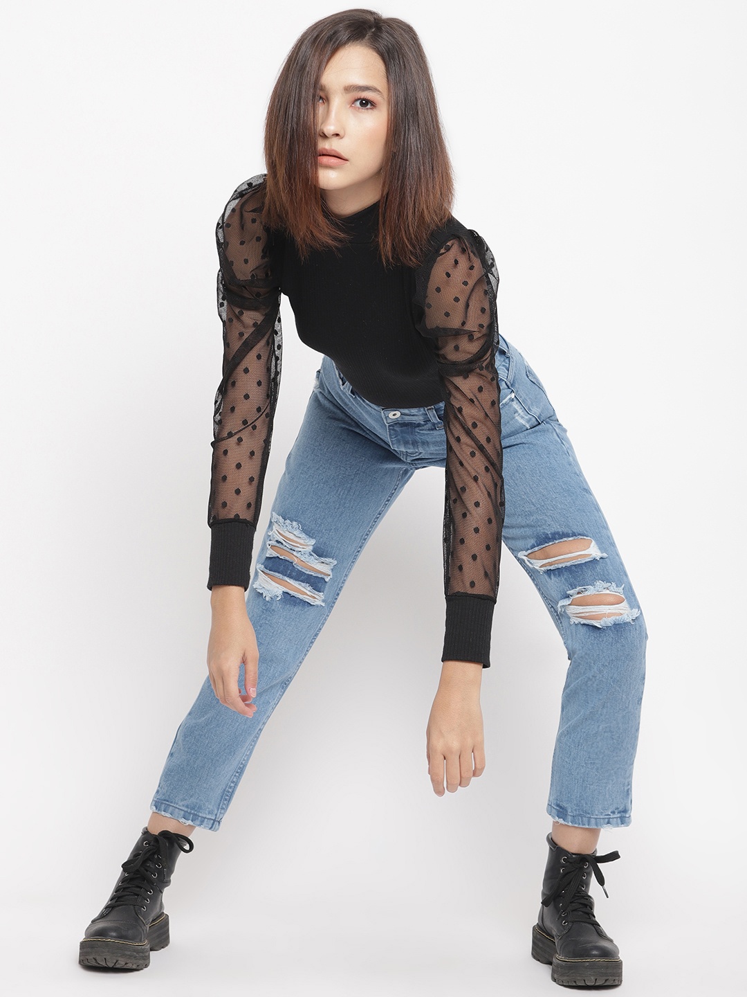 

Belliskey Women Blue Boyfriend Fit Mildly Distressed Stretchable Jeans