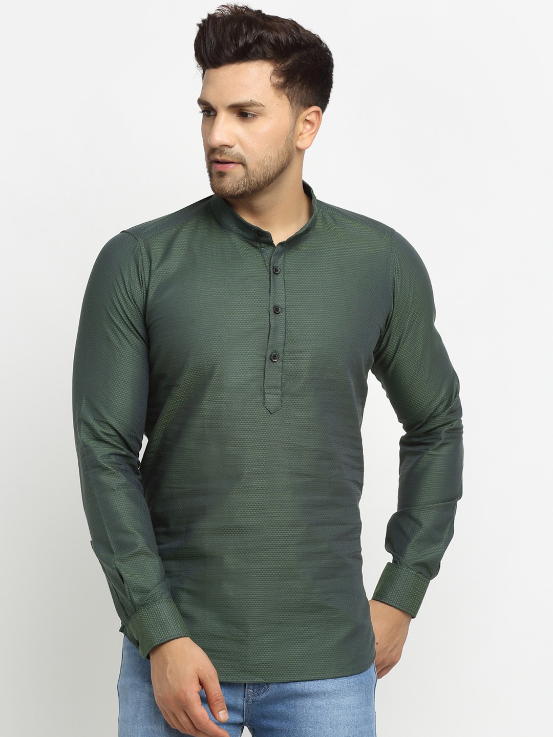 

Cross Court Men Green Solid Pattern Short Pure Cotton Kurta