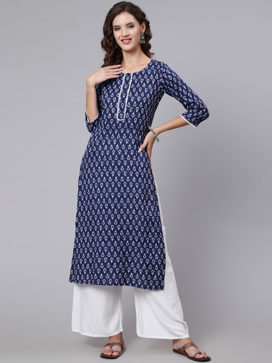 

Nayo Women Blue & White Ethnic Motifs Printed Straight Kurta