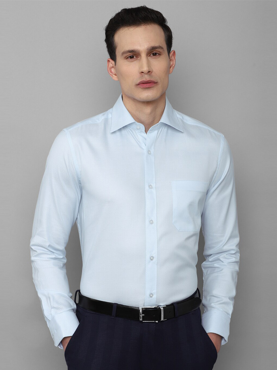 

Louis Philippe Men Blue Cotton Long Sleeves Spread Collar Formal Shirt