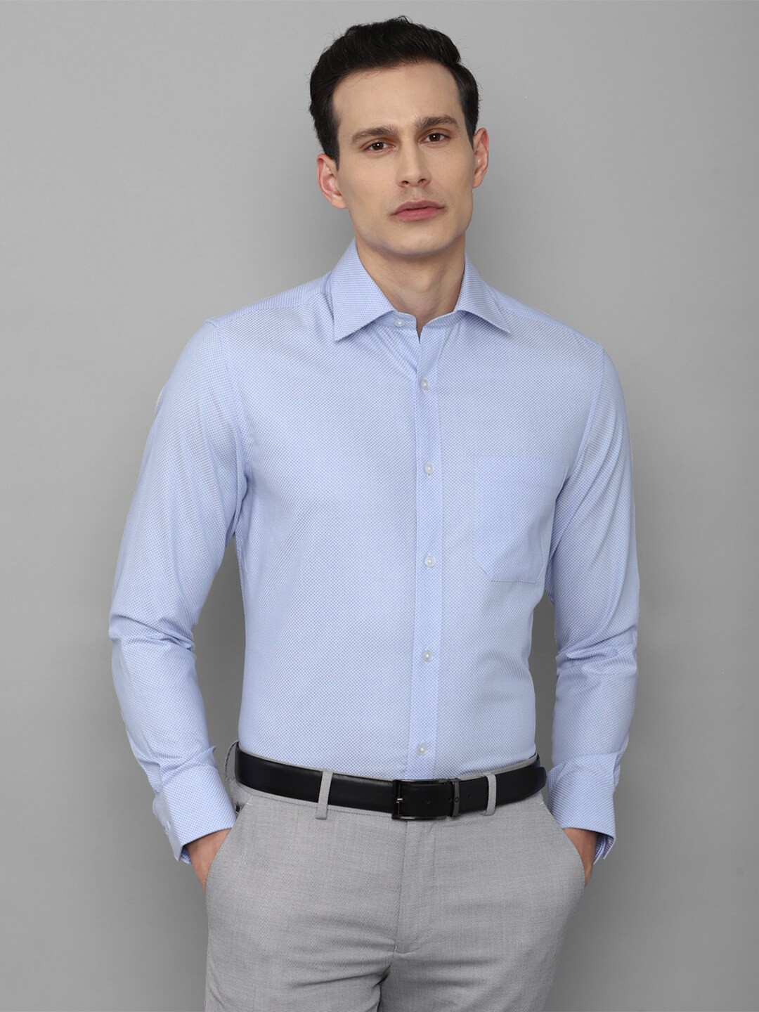 

Louis Philippe Men Blue Cotton Long Sleeves Spread Collar Formal Shirt