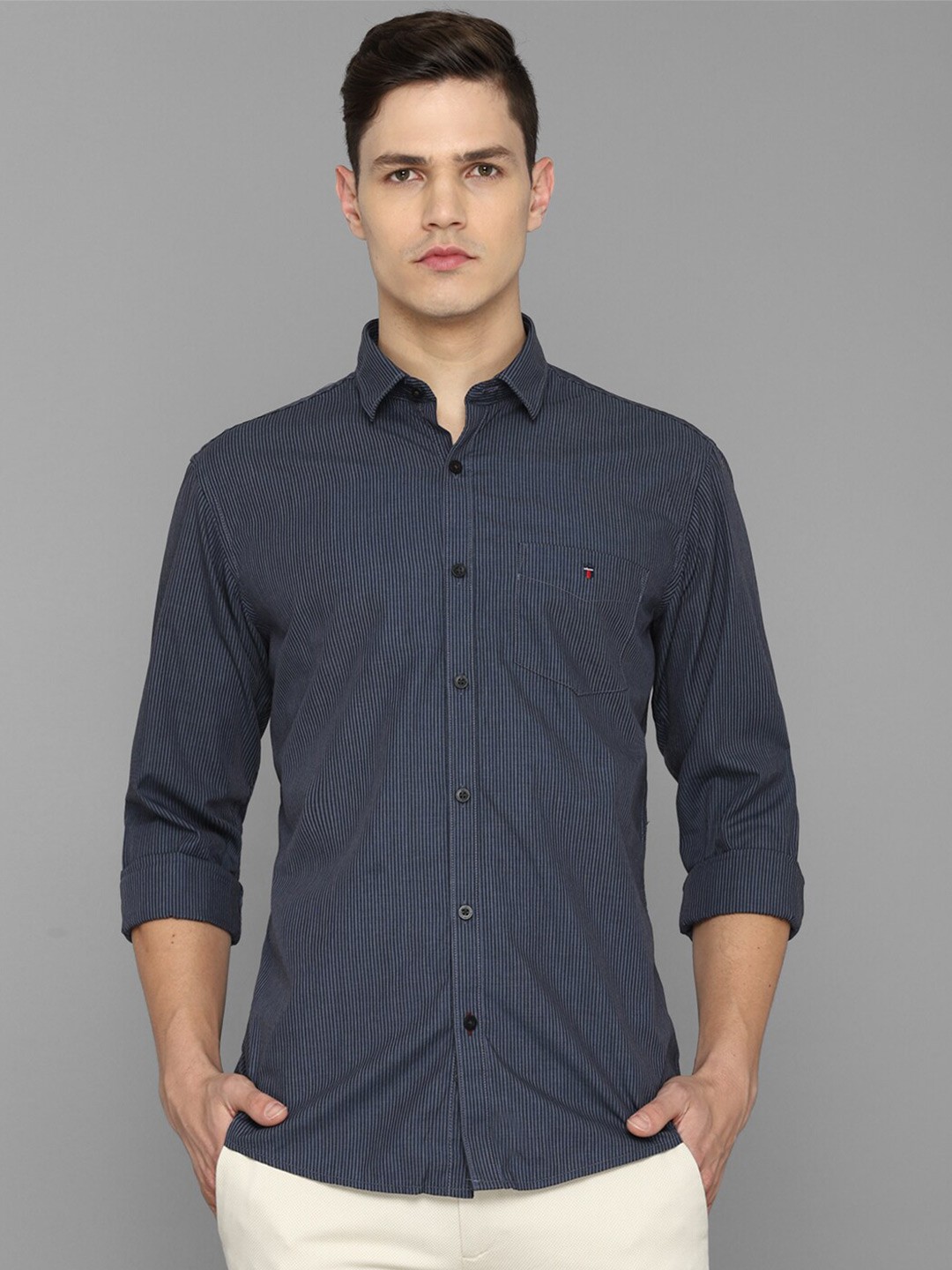 

Louis Philippe Sport Men Blue Pure Cotton Slim Fit Striped Casual Shirt