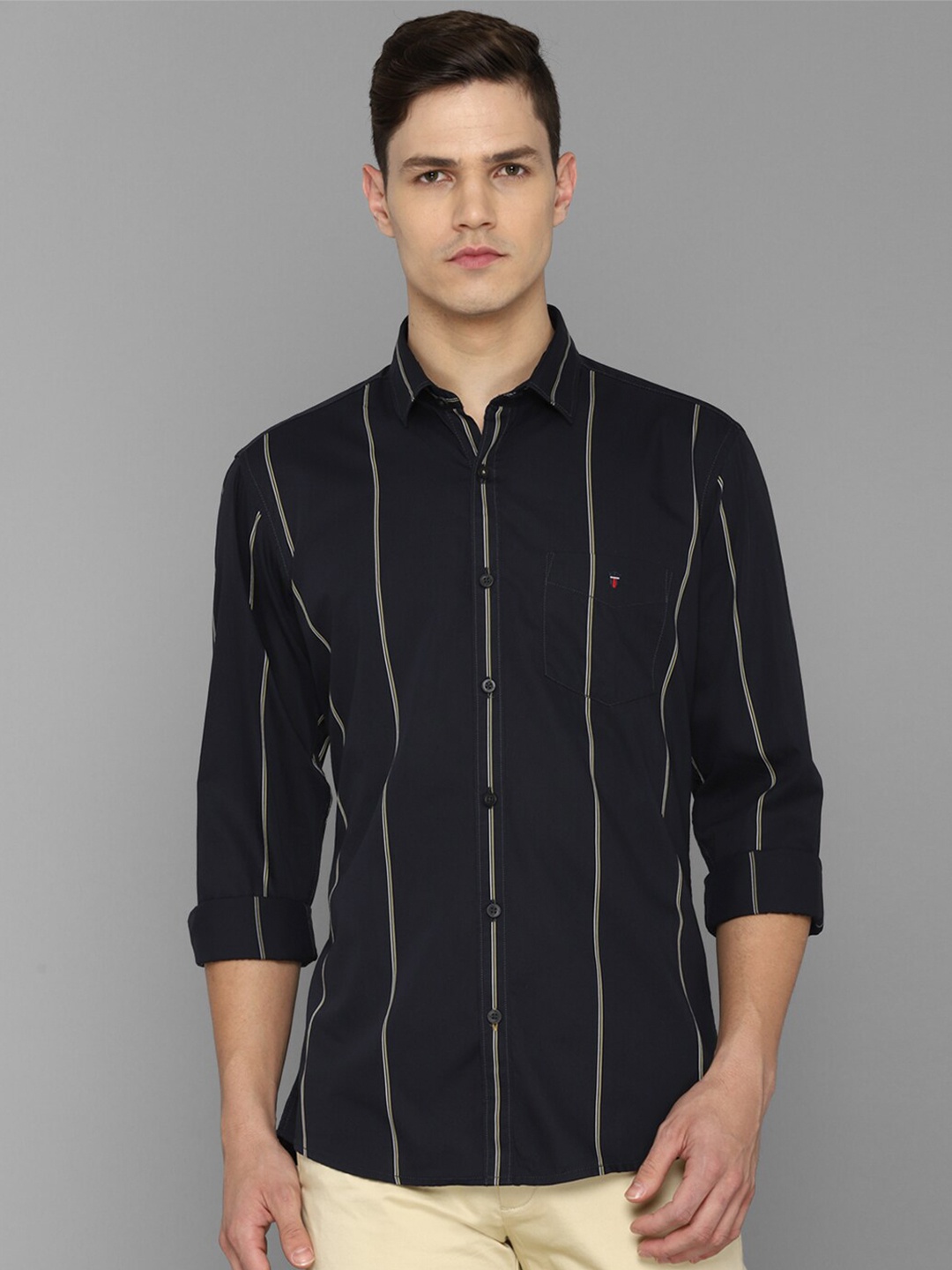 

Louis Philippe Sport Men Navy Blue Striped Pure Cotton Casual Shirt