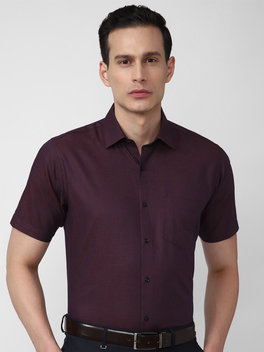 

Van Heusen Men Brown Formal Short Sleeves Spread Collar Shirt