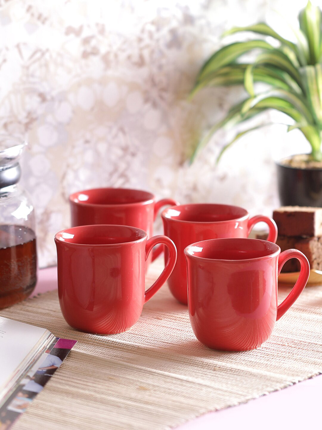 

VarEesha Red Set Of 4 Dishwasher Safe Ceramic Mugs 150 ml
