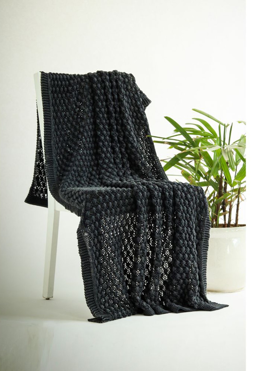 

Pluchi Black Printed AC Throw Blanket