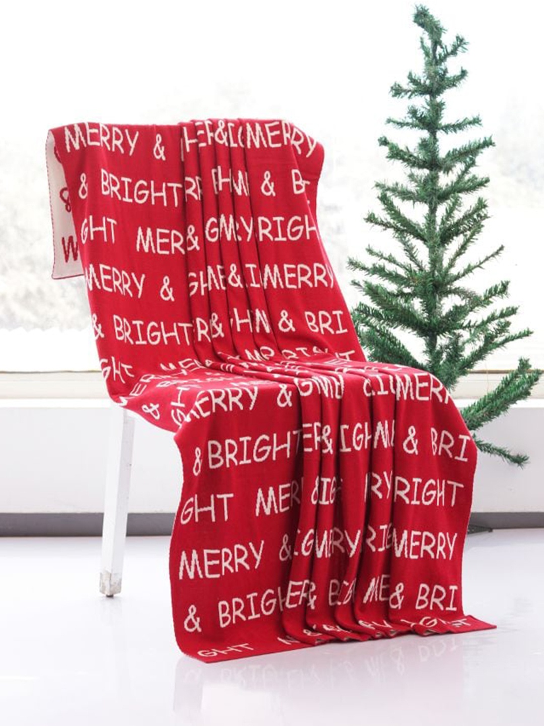 

Pluchi Red & White Printed Cotton Throws
