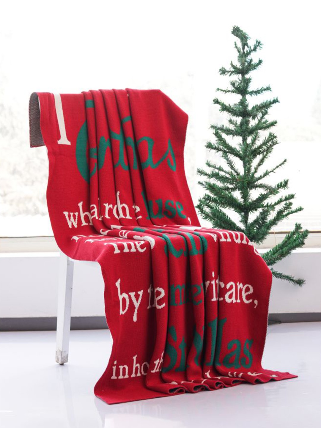 

Pluchi Red & Green Printed Pure Combed Cotton AC Throw Blanket