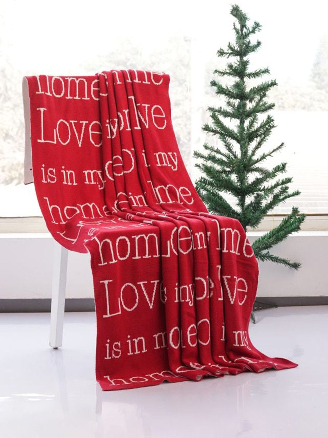 

Pluchi Red & White Printed Pure Cotton Knitted AC Throw Blanket