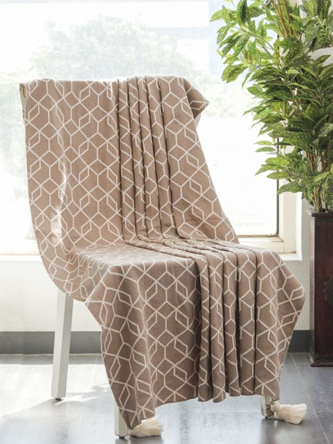 

Pluchi Beige & White Solid Pure Cotton Knitted AC Throw Blanket