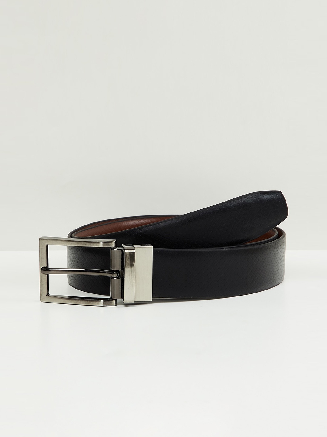 

max Men Brown Leather Belt