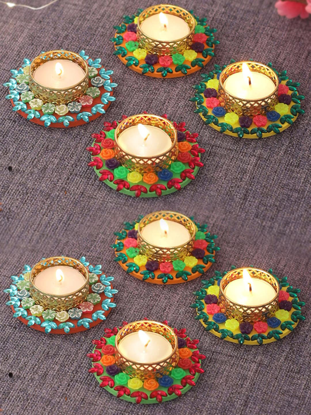 

TIED RIBBONS Set of 8 Green & Gold-Toned Textured Candle Holders