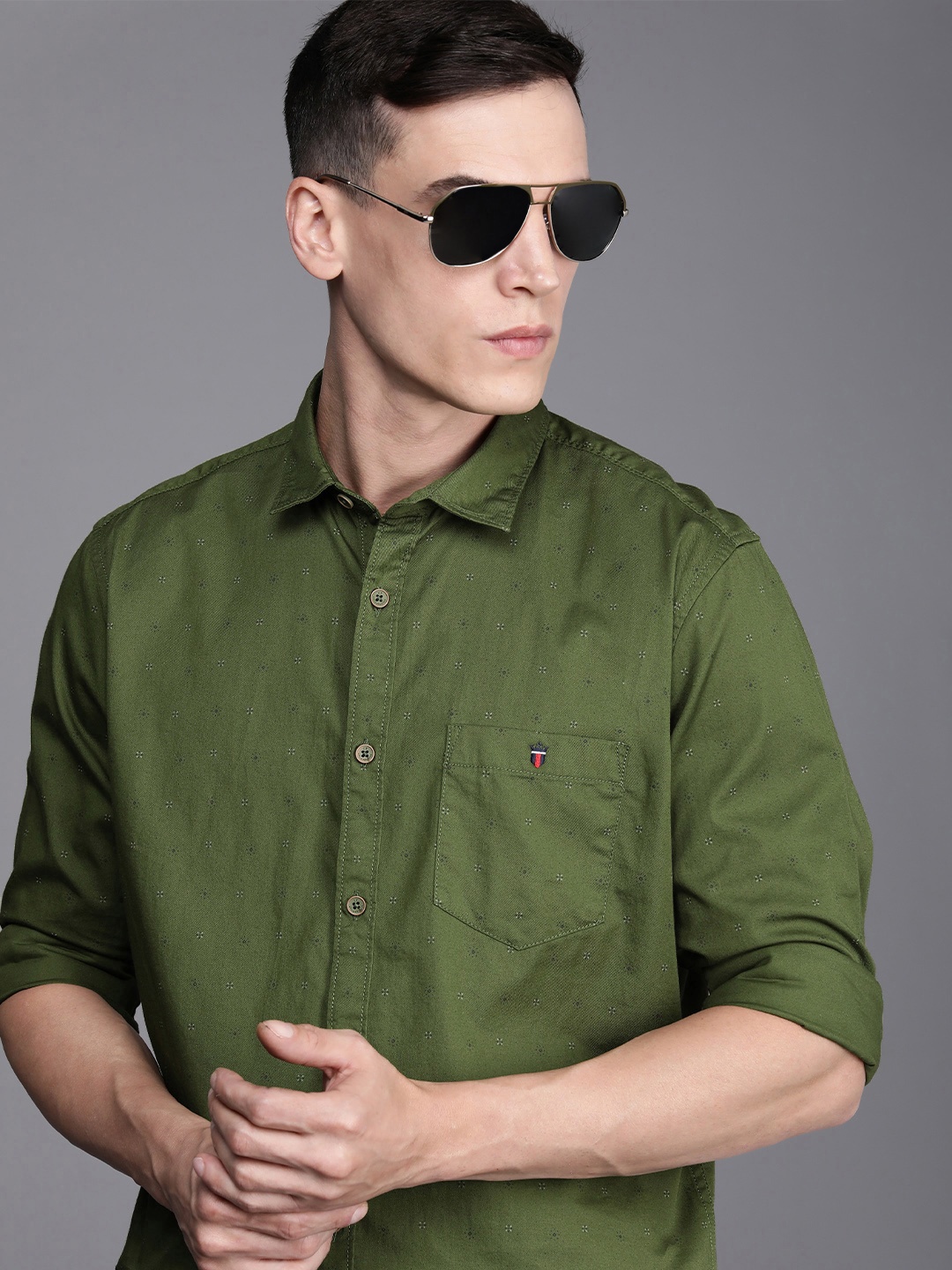 

Louis Philippe Jeans Men Olive Green Slim Fit Ditsy Floral Print Pure Cotton Casual Shirt