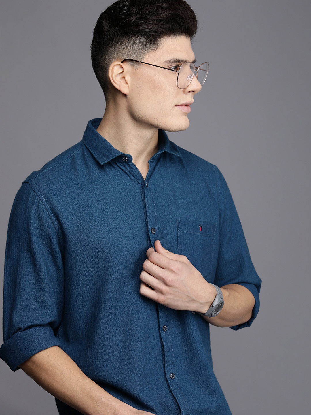 

Louis Philippe Jeans Men Pure Cotton Slim Fit Casual Shirt, Navy blue
