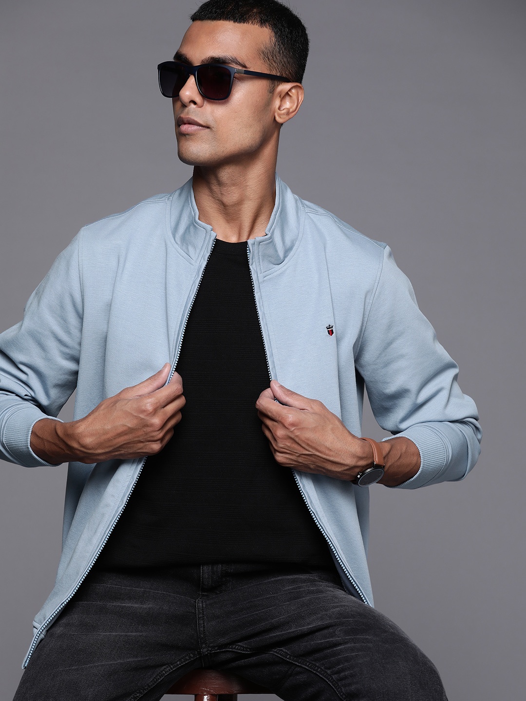 

Louis Philippe Jeans Men Blue Solid Sweatshirt