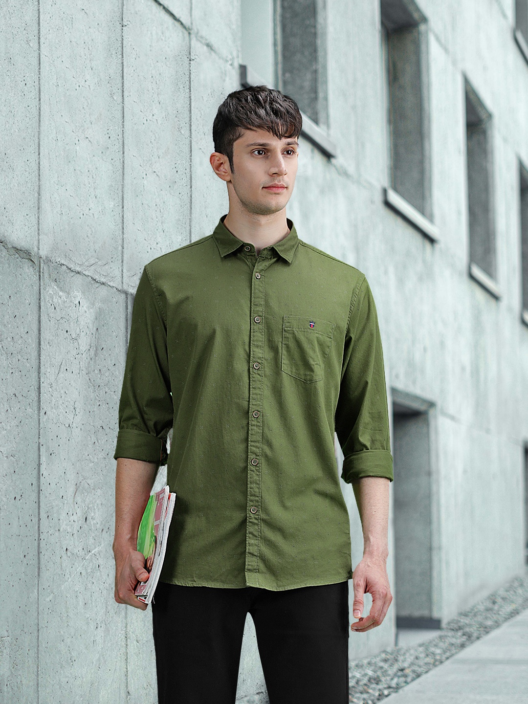 

Louis Philippe Jeans Men Olive Green Slim Fit Ditsy Floral Print Pure Cotton Casual Shirt