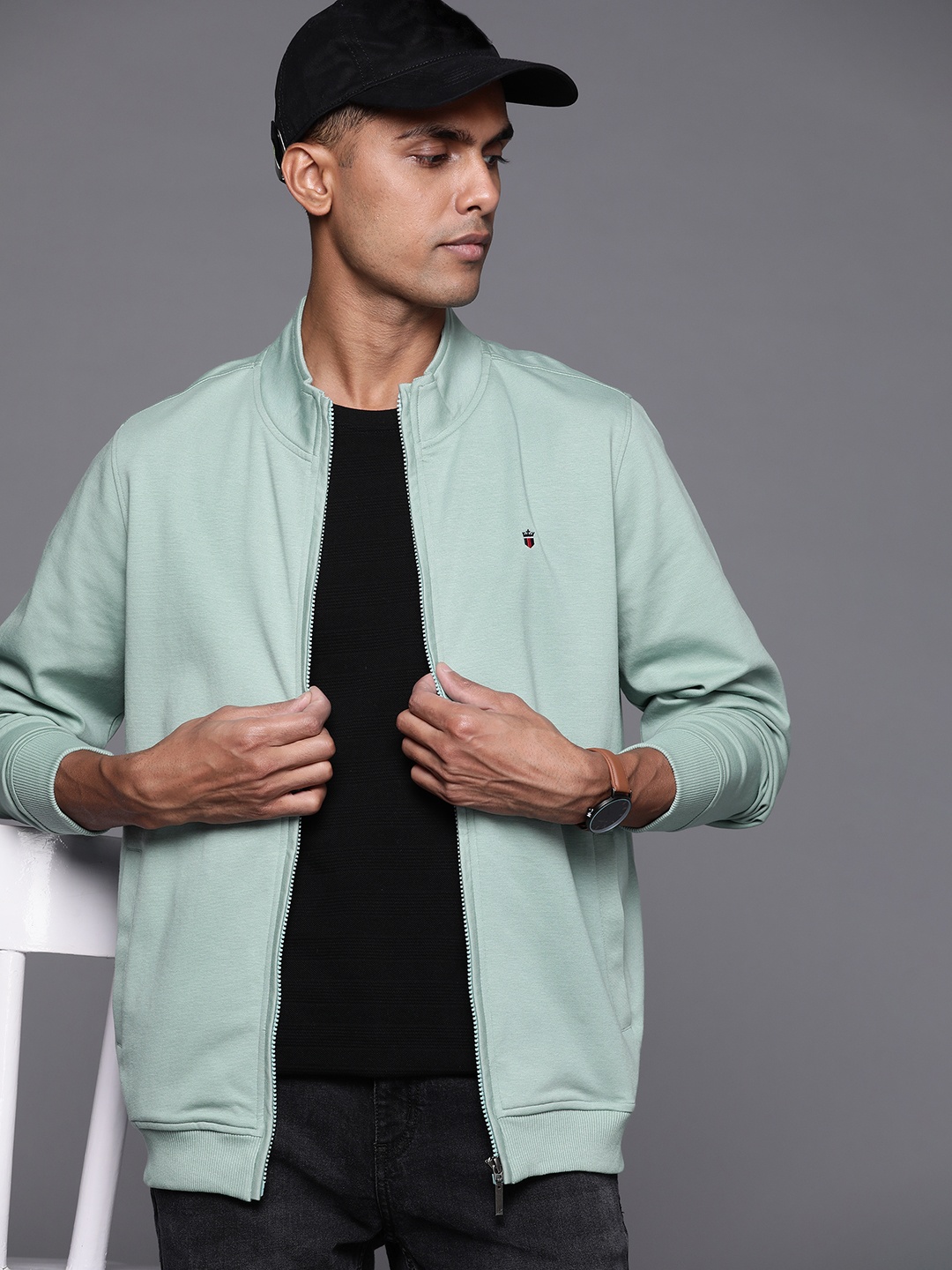 

Louis Philippe Jeans Men Green Solid Sweatshirt