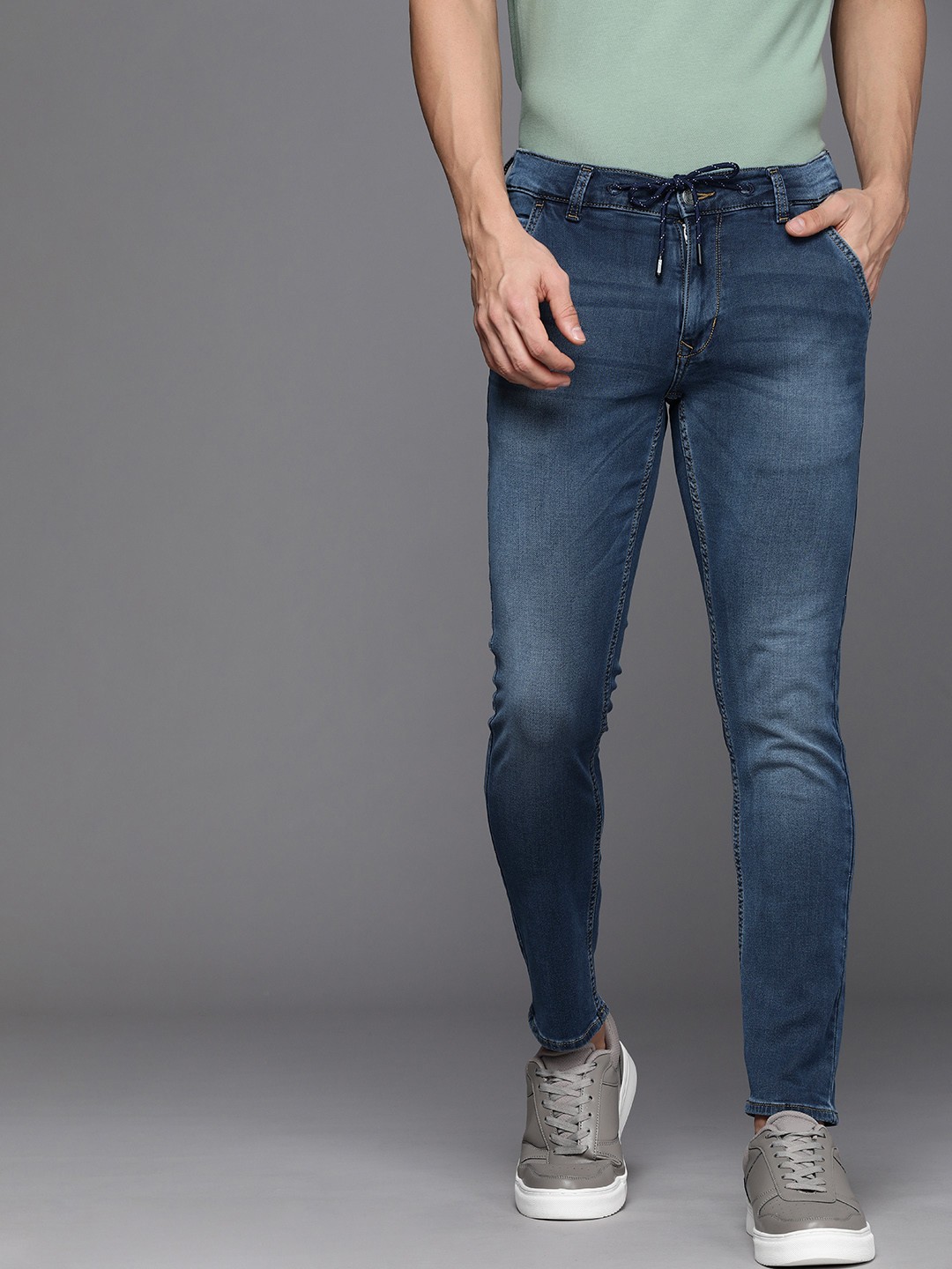 

Louis Philippe Jeans Men Smart Skinny Fit Light Fade Stretchable Jeans, Navy blue