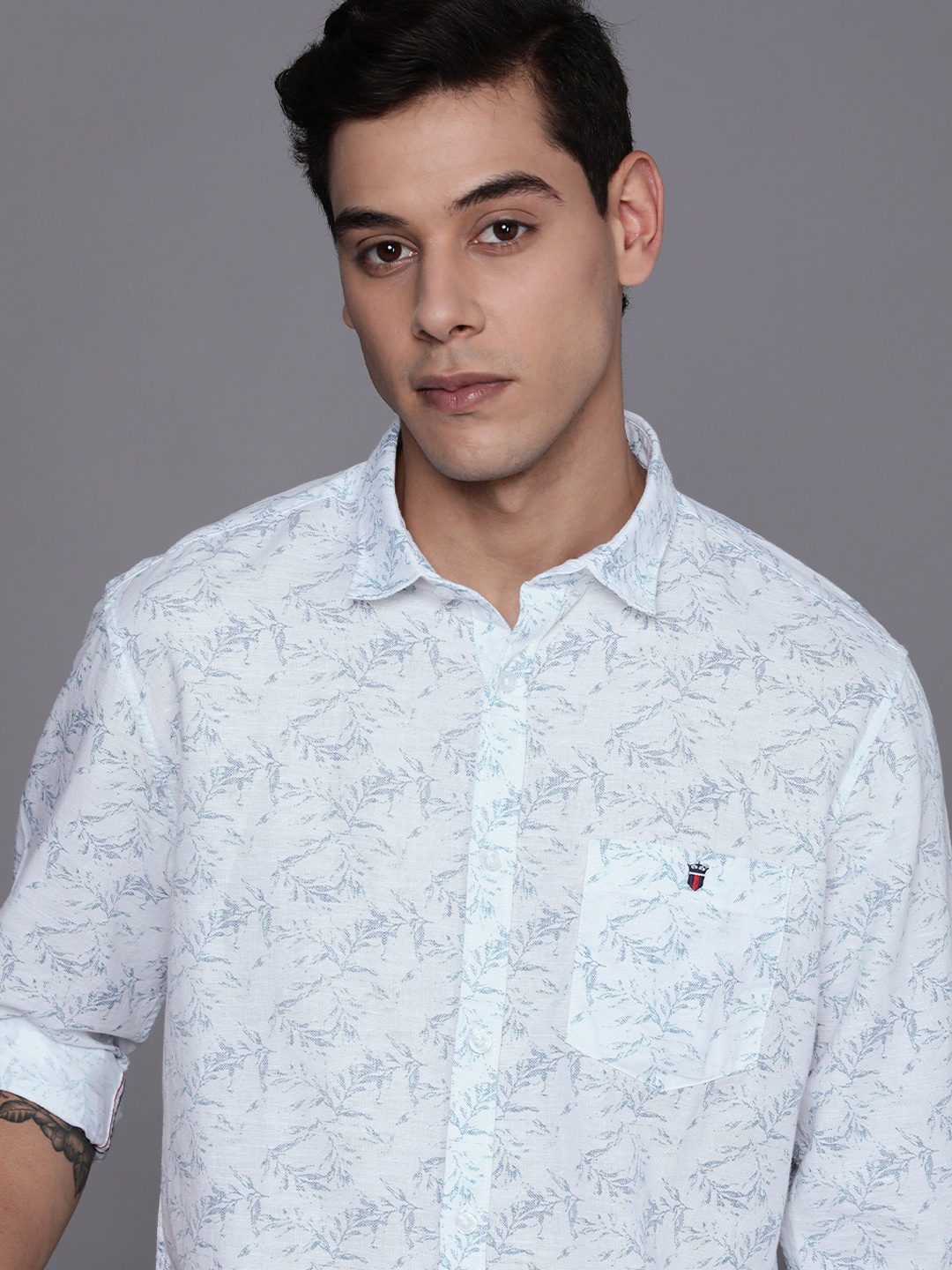 

Louis Philippe Jeans Men White Slim Fit Floral Printed Casual Shirt