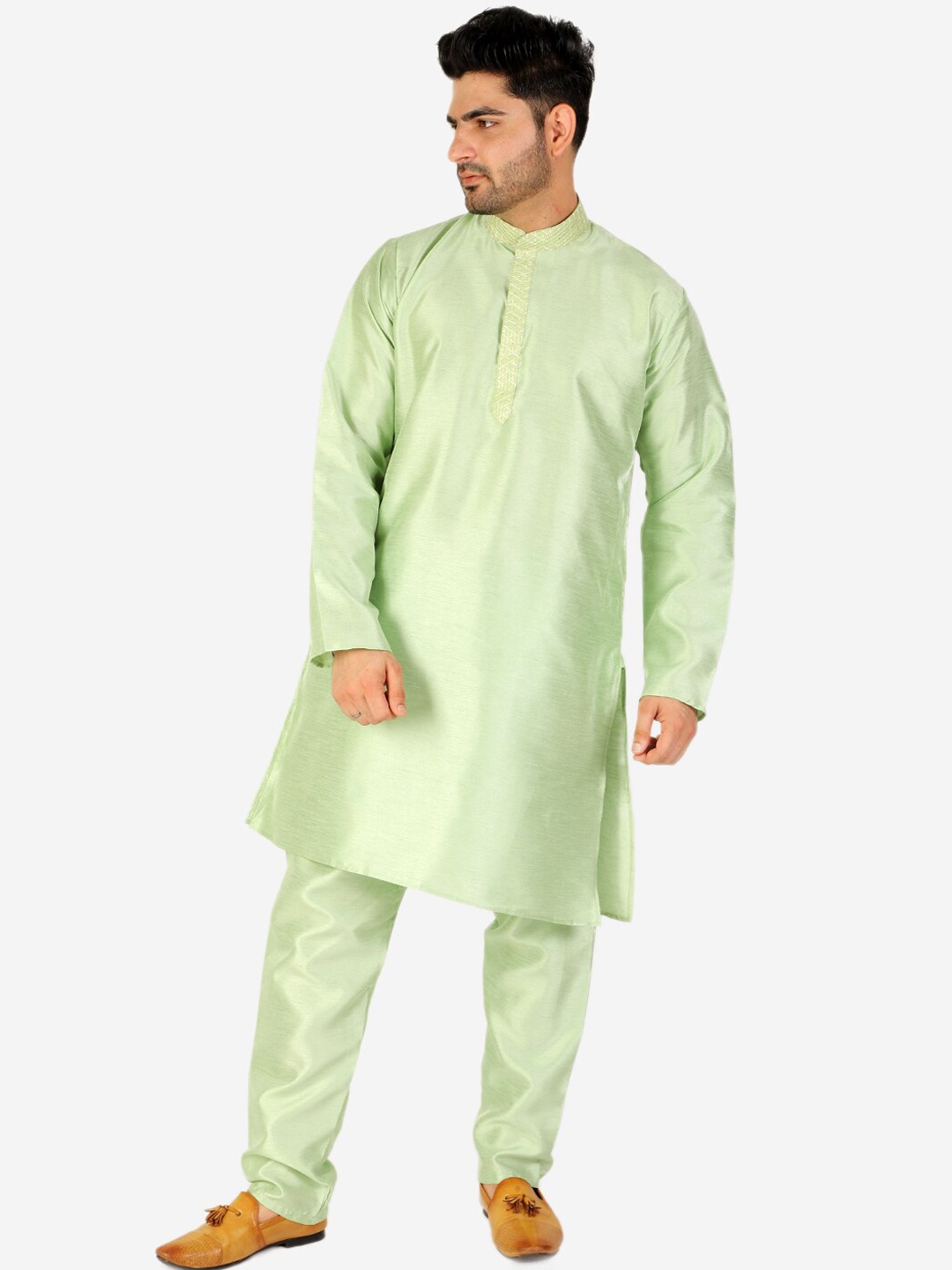 

Pro-Ethic STYLE DEVELOPER Men Embroidered Pure Silk Kurta with Pyjamas, Green