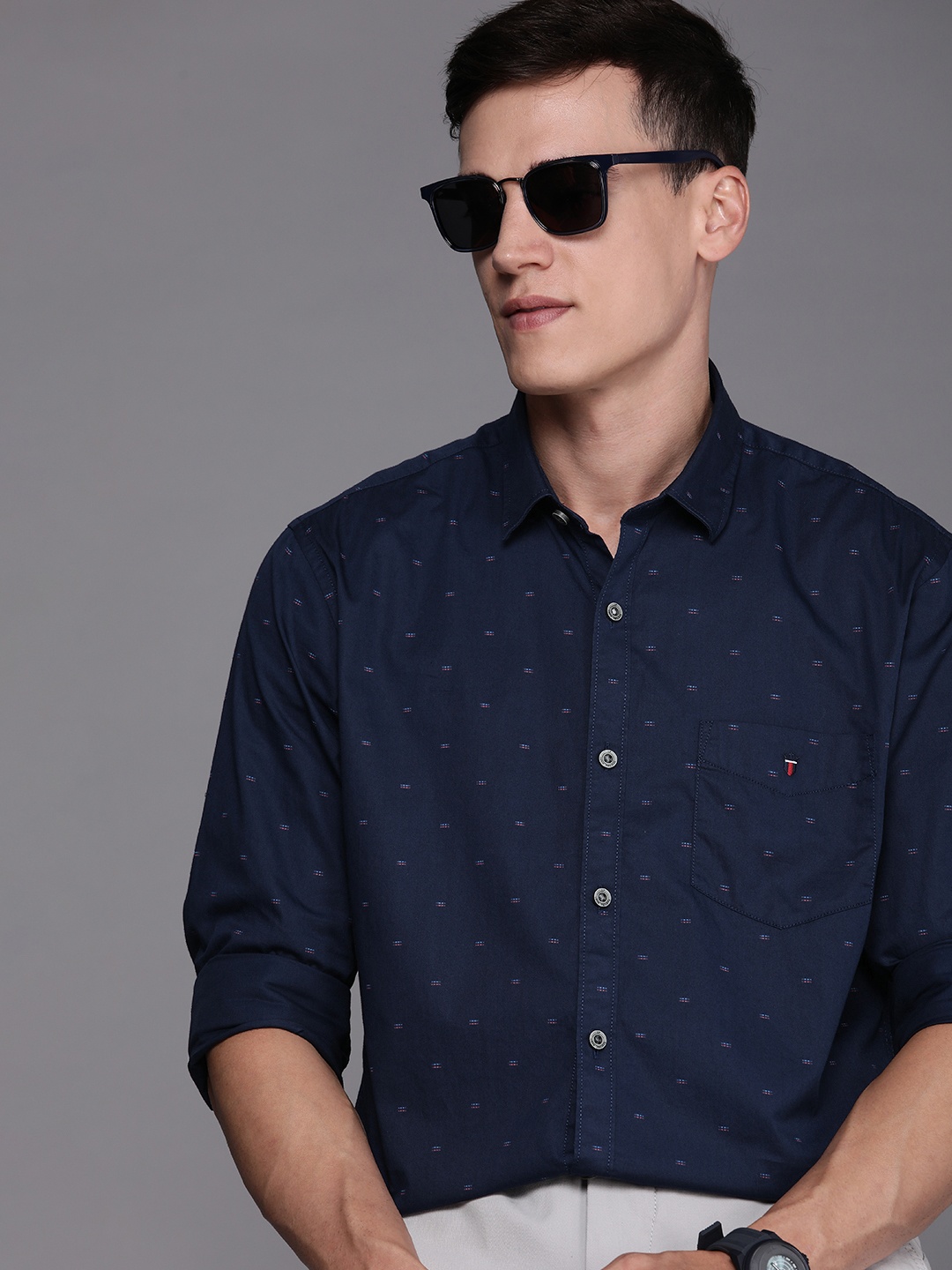 

Louis Philippe Sport Men Navy Blue & Red Pure Cotton lim Fit Casual Shirt