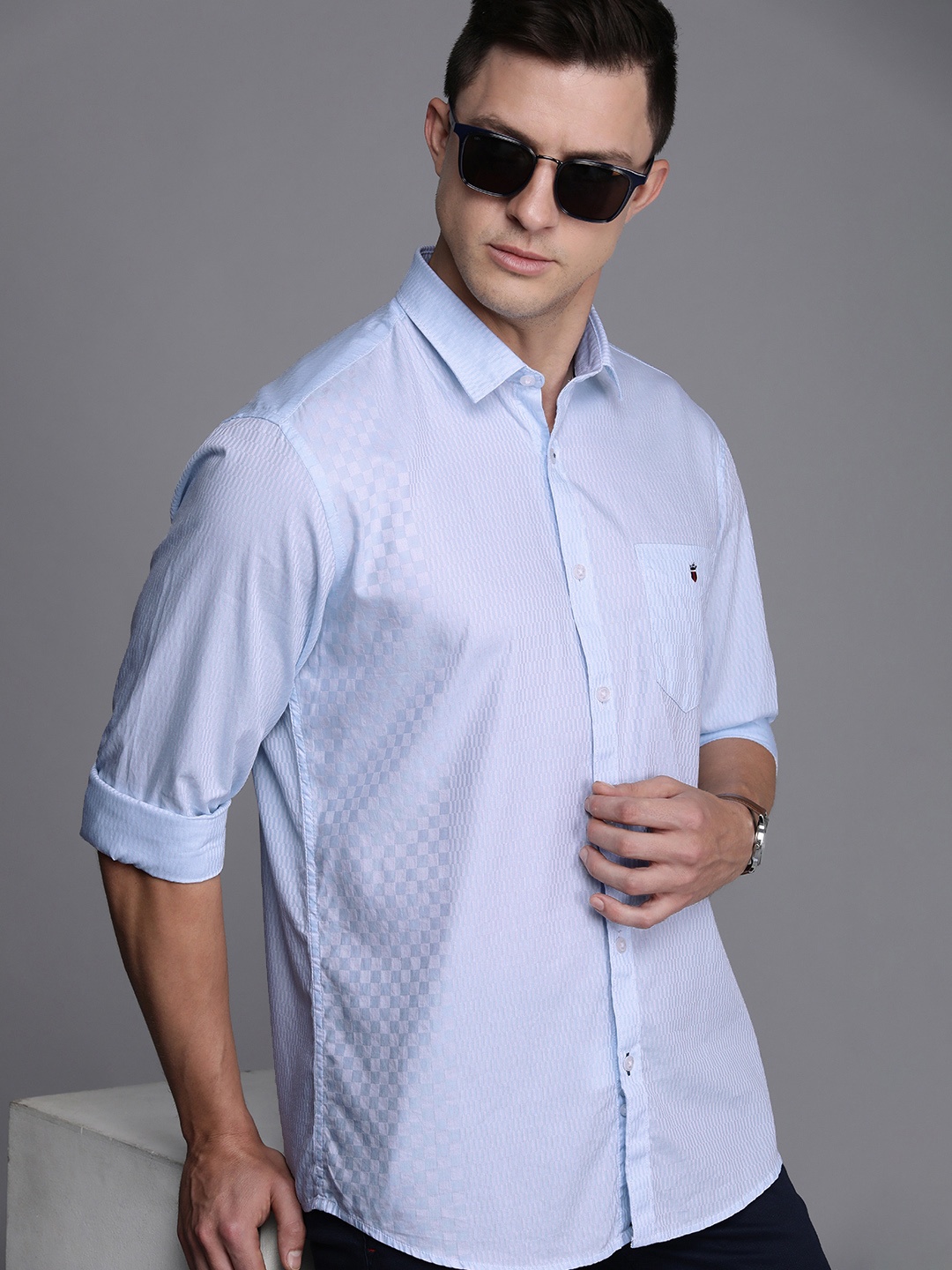 

Louis Philippe Sport Men Blue Slim Fit Geometric Printed Pure Cotton Casual Shirt