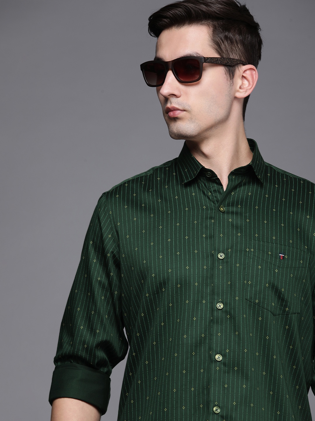 

Louis Philippe Sport Men Green & Yellow Slim Fit Striped Pure Cotton Casual Shirt