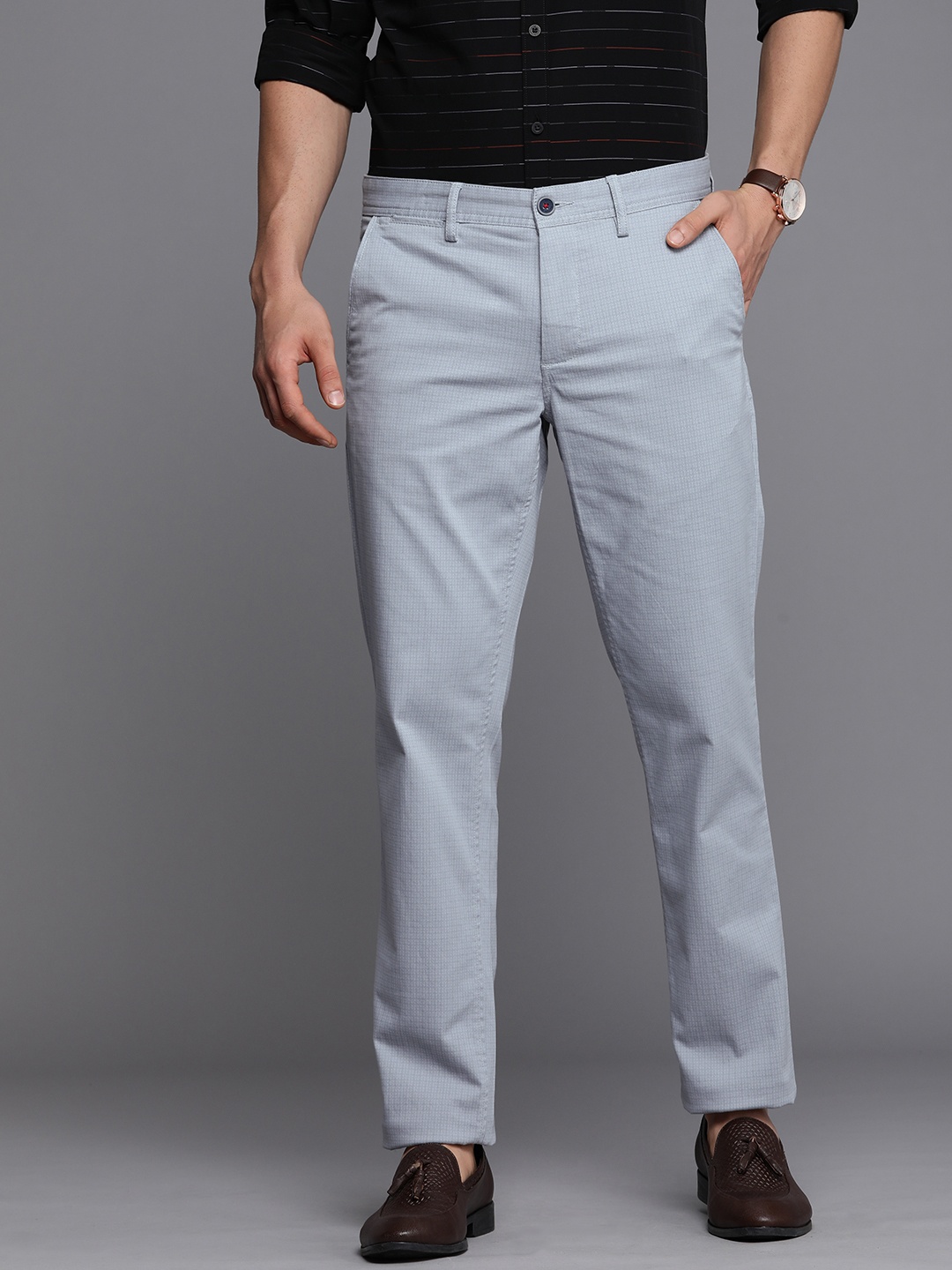 

Louis Philippe Sport Men Checked Comfort Slim Fit Low-Rise Trousers, Grey