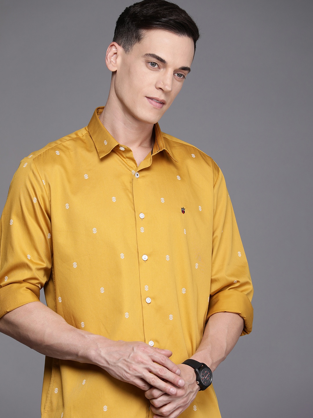 

Louis Philippe Sport Men Yellow Slim Fit Printed Pure Cotton Casual Shirt