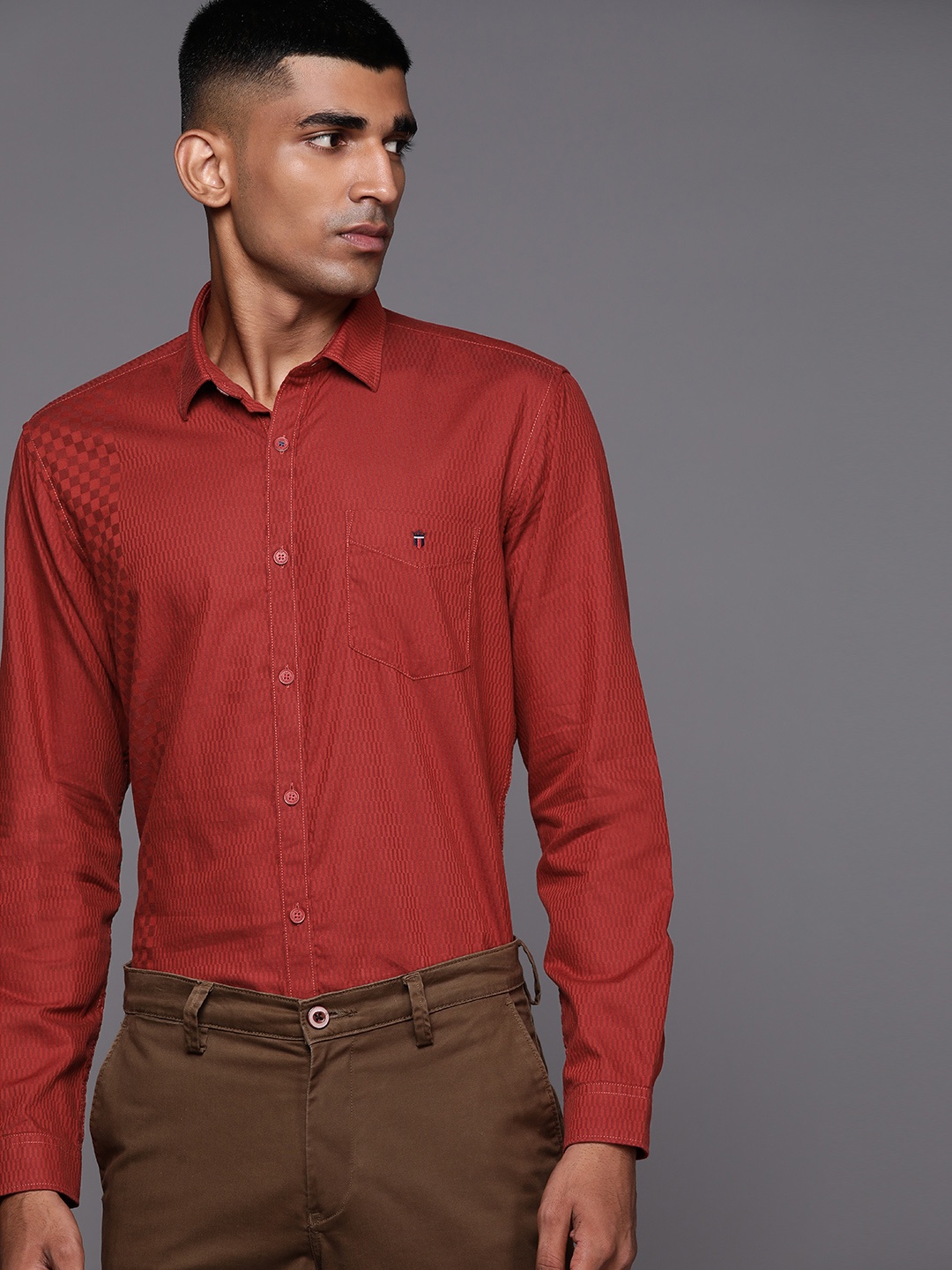 

Louis Philippe Sport Men Maroon Pure Cotton Self-Design Slim Fit Casual Shirt