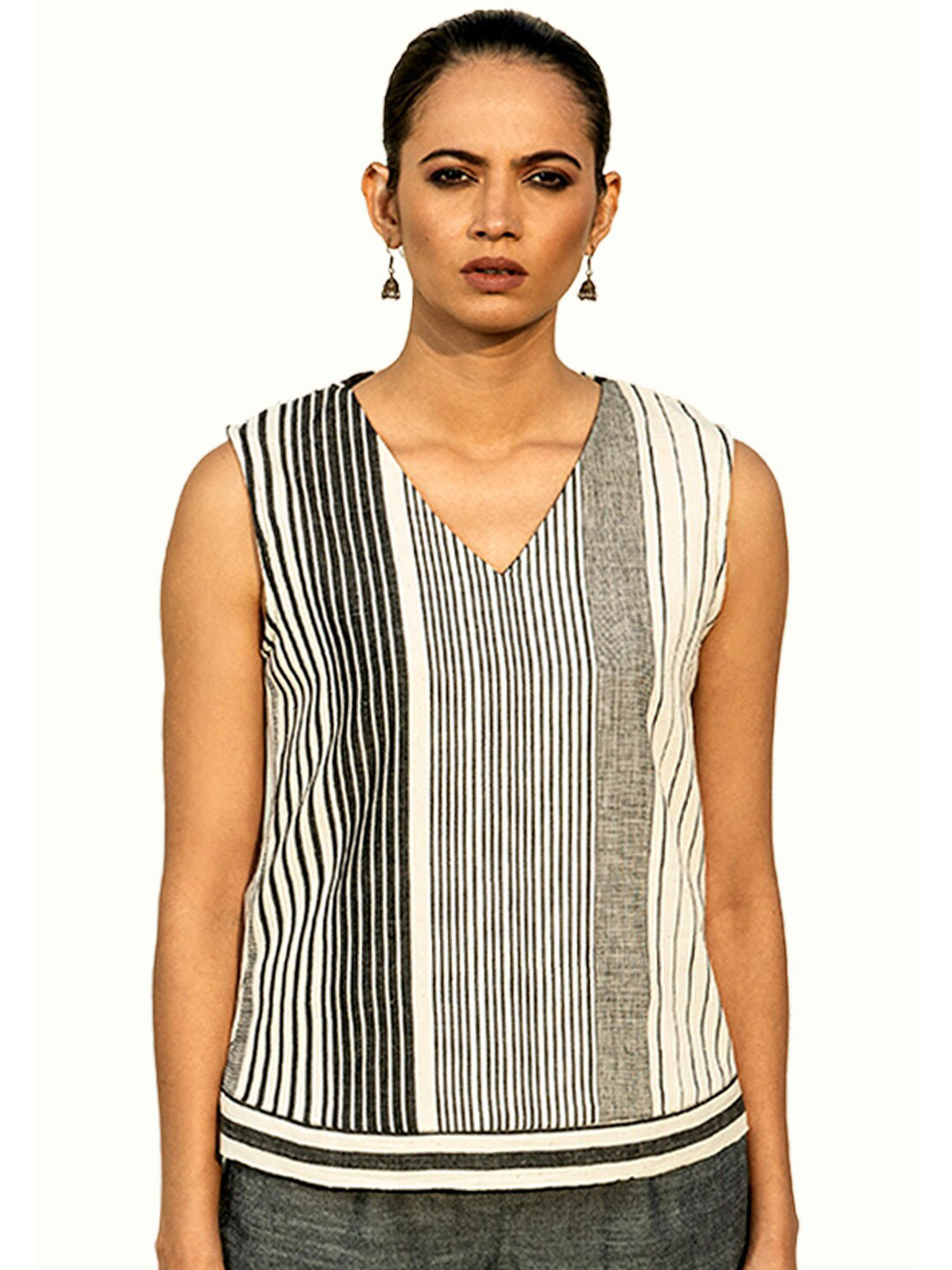 

Lake Peace Women White & Black Striped V Neck Top