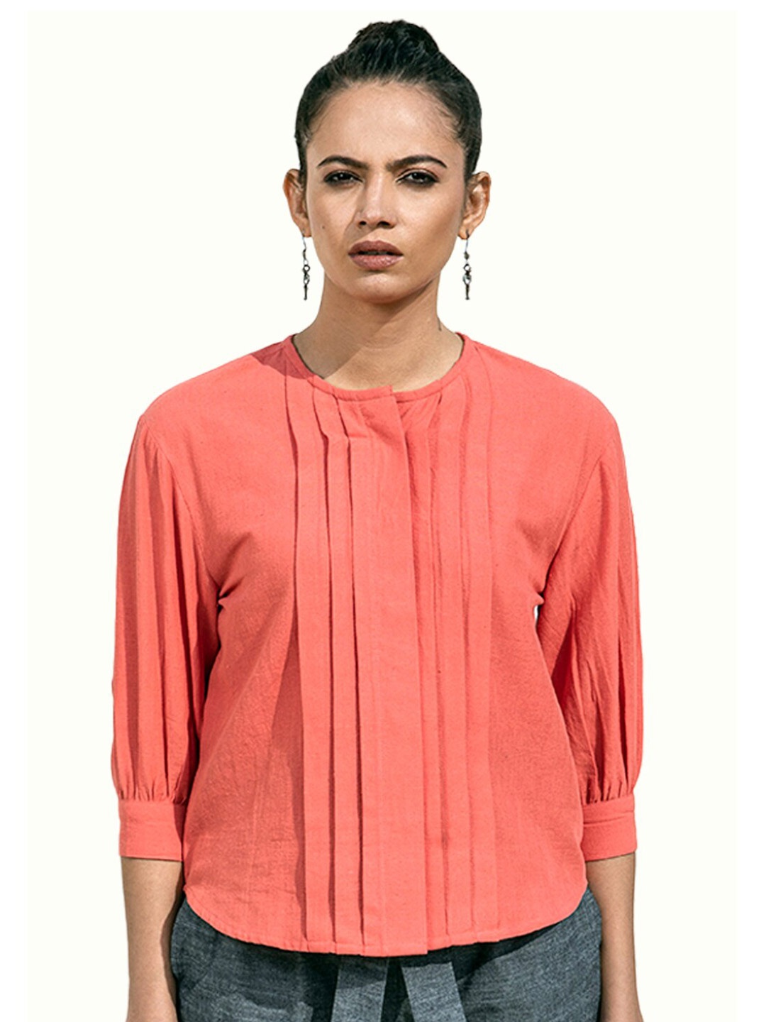 

Lake Peace Woman Coral Pleated Top