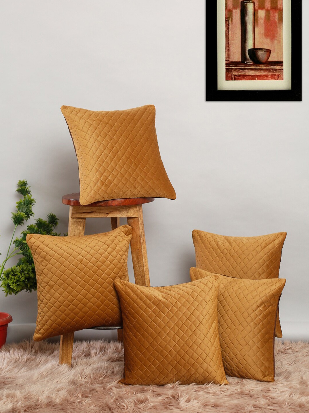 

Slushy Mushy Gold-Toned & Brown Set of 5 Geometric Square Cushion Covers