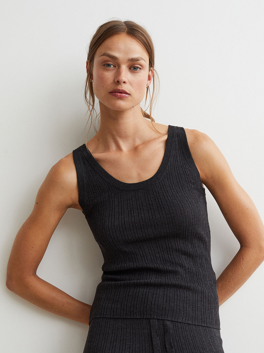 

H&M Woman Grey Rib-Knit Vest Top