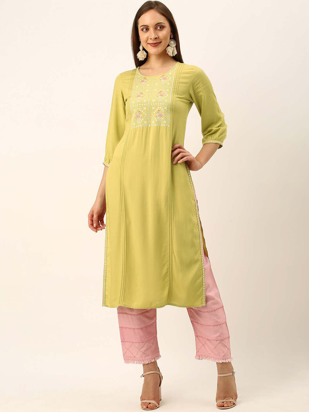 

ZOLA Women Green Geometric Yoke Design Modal embroidery Kurta