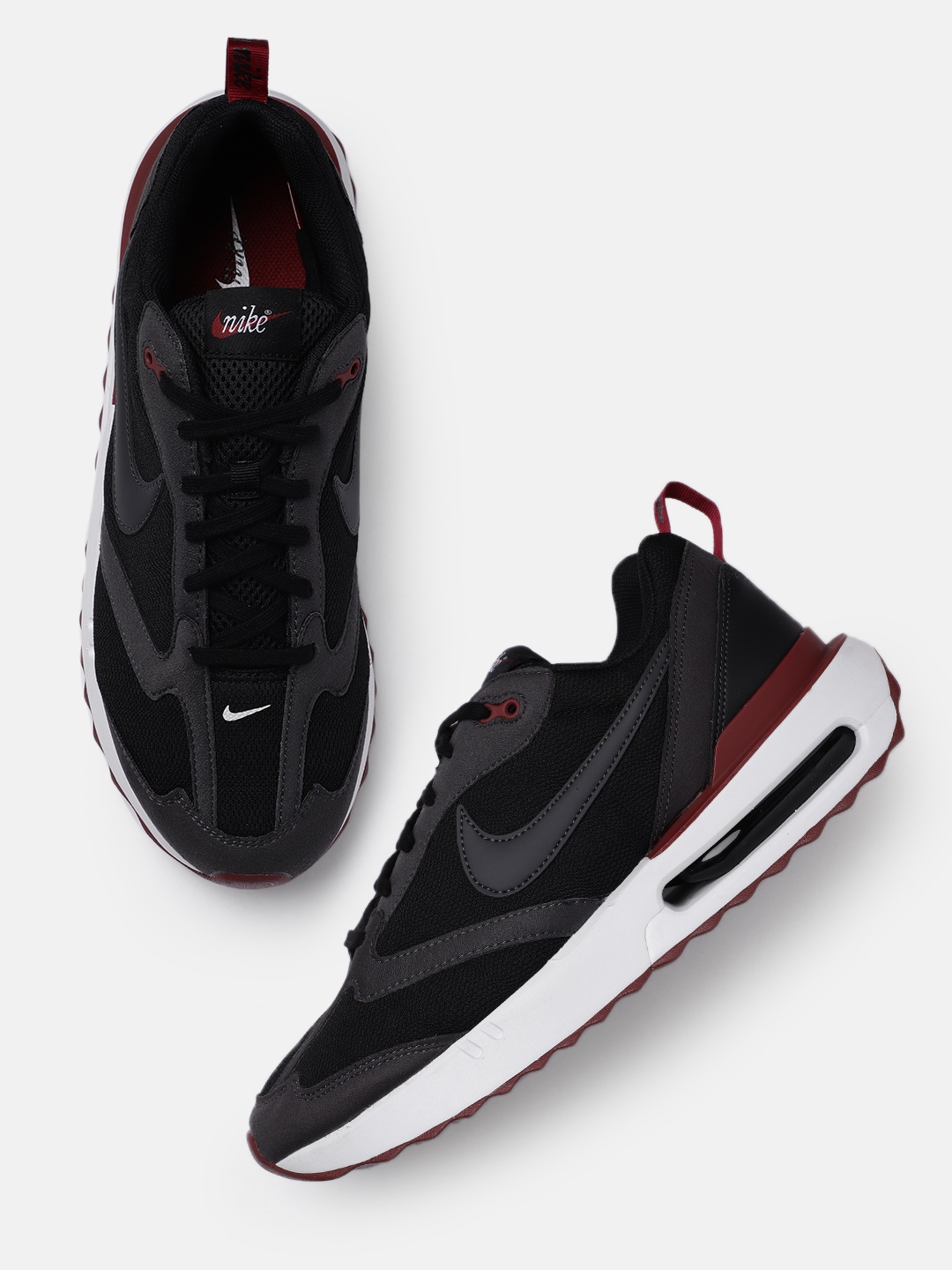 

Nike Men AIR MAX DAWN Sneakers, Black