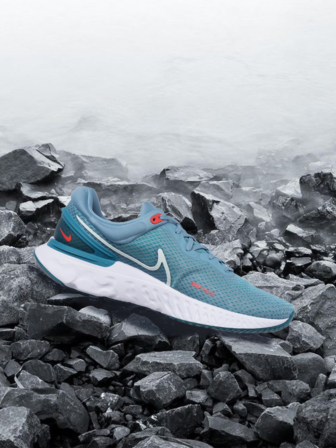 

Nike Men Turquoise Blue REACT MILER 3 Running Shoes