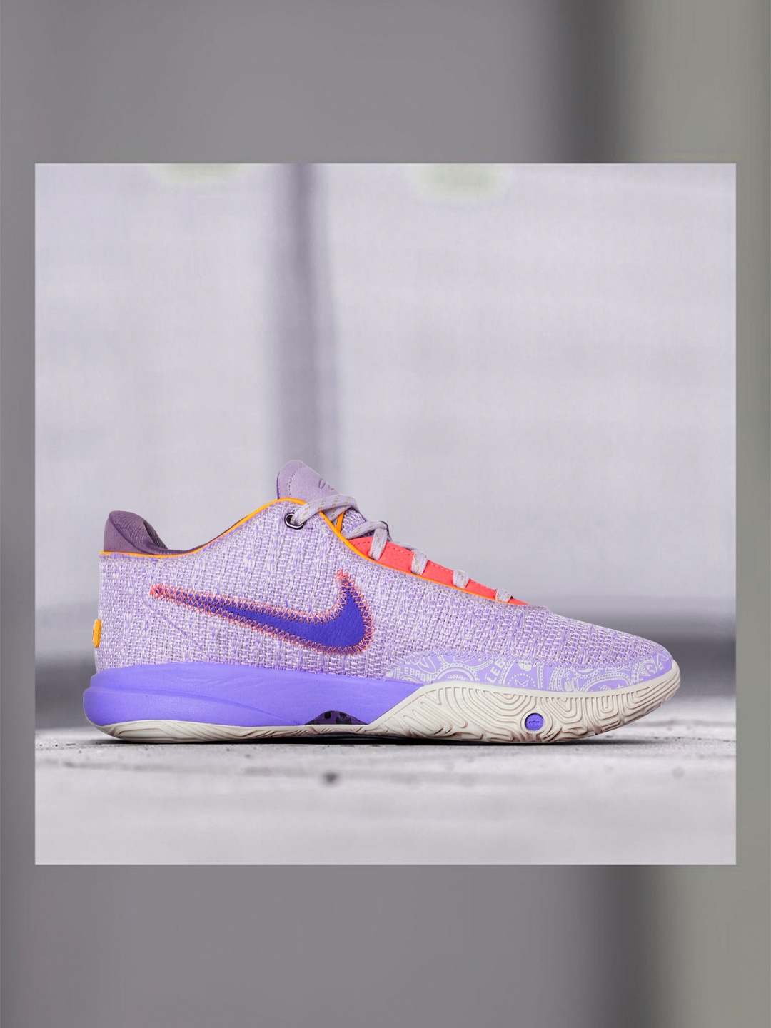 

Nike Men Lebron XX EP Basketball Shoes, Violet