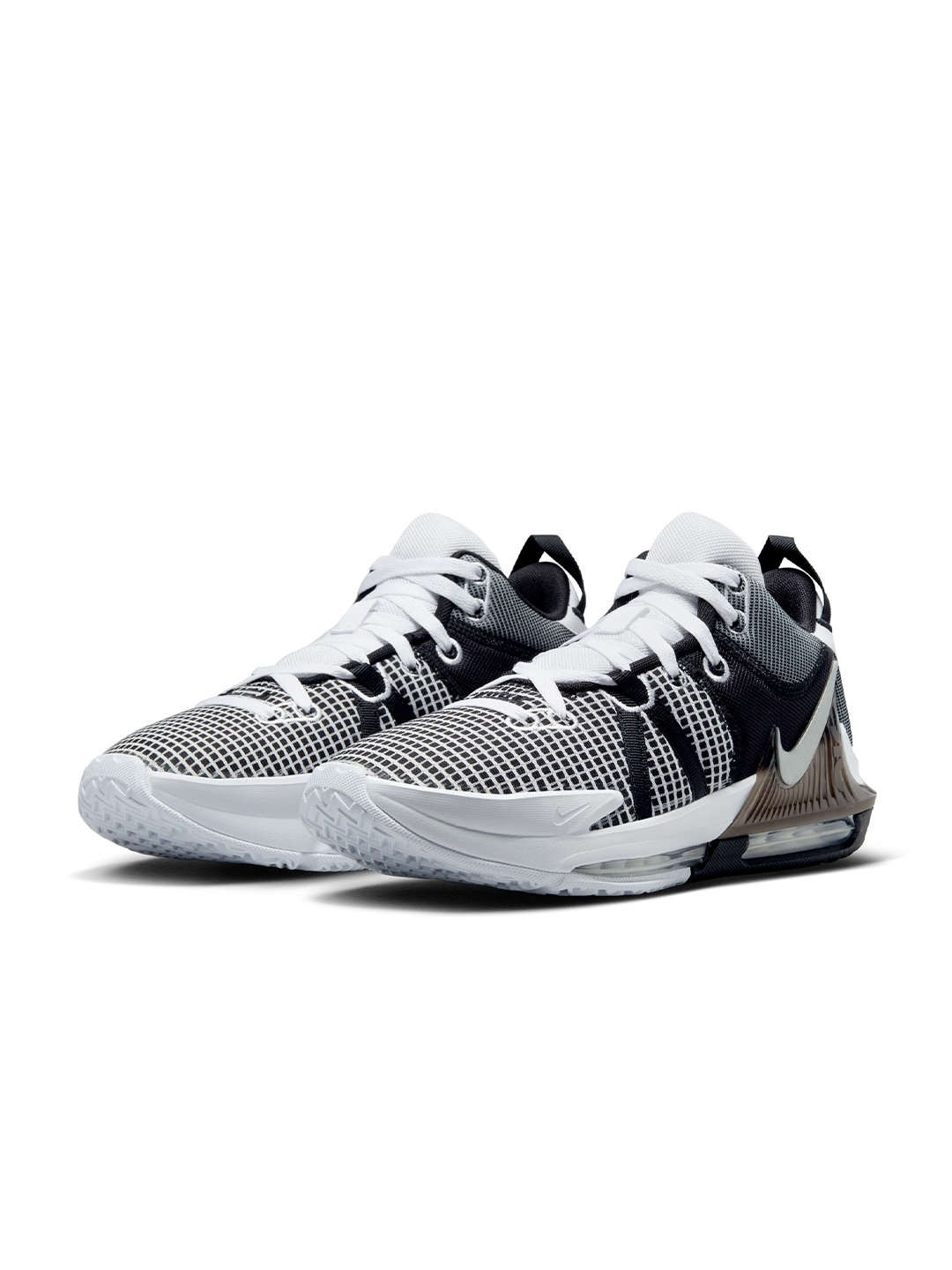 

Nike Men White & Black Lebron Witness VII Basketball Shoes