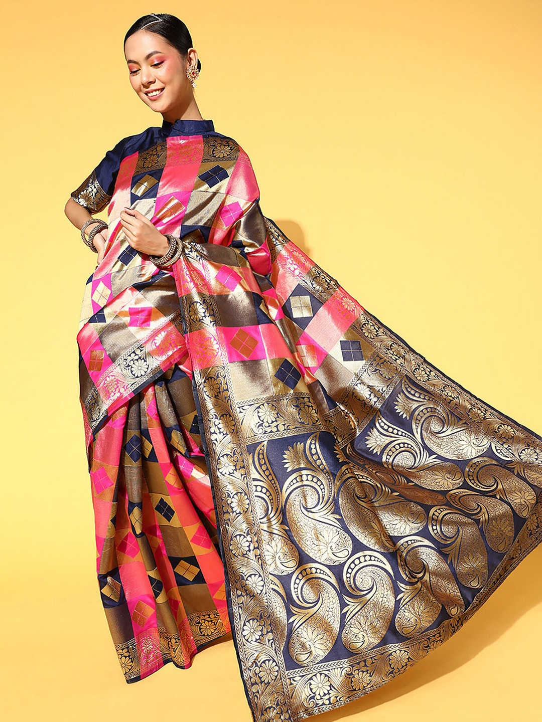 

ODETTE Pink & Navy Blue Ethnic Motifs Zari Silk Blend Saree