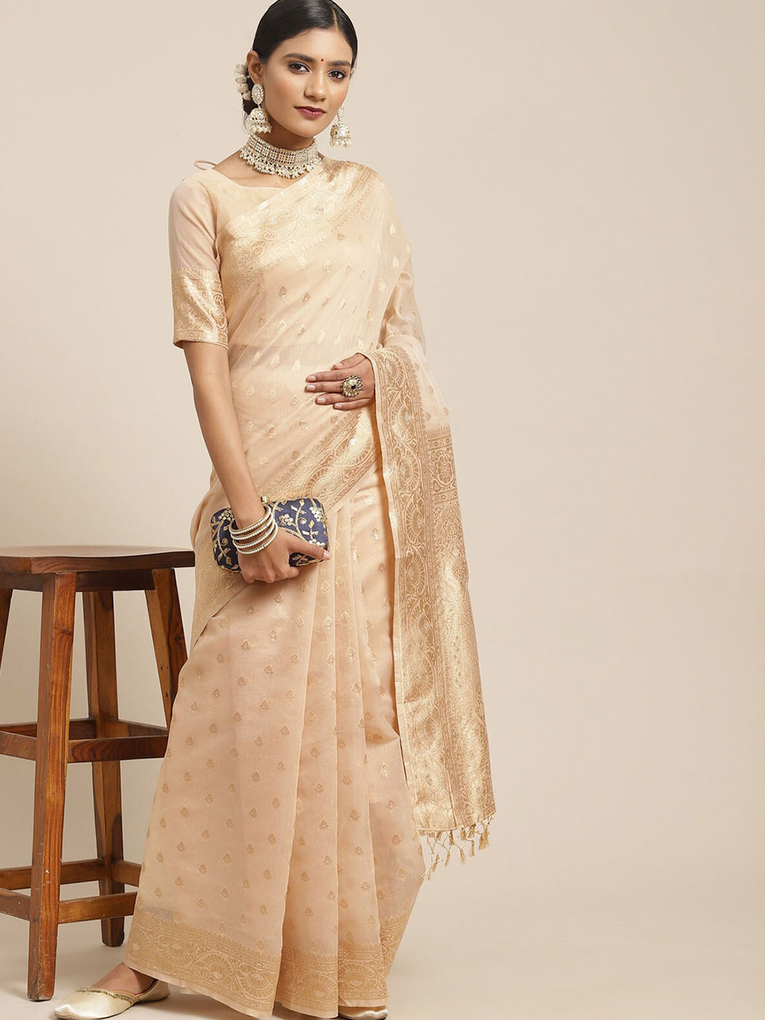 

ODETTE Cream-Coloured & Gold-Toned Woven Design Zari Banarasi Saree