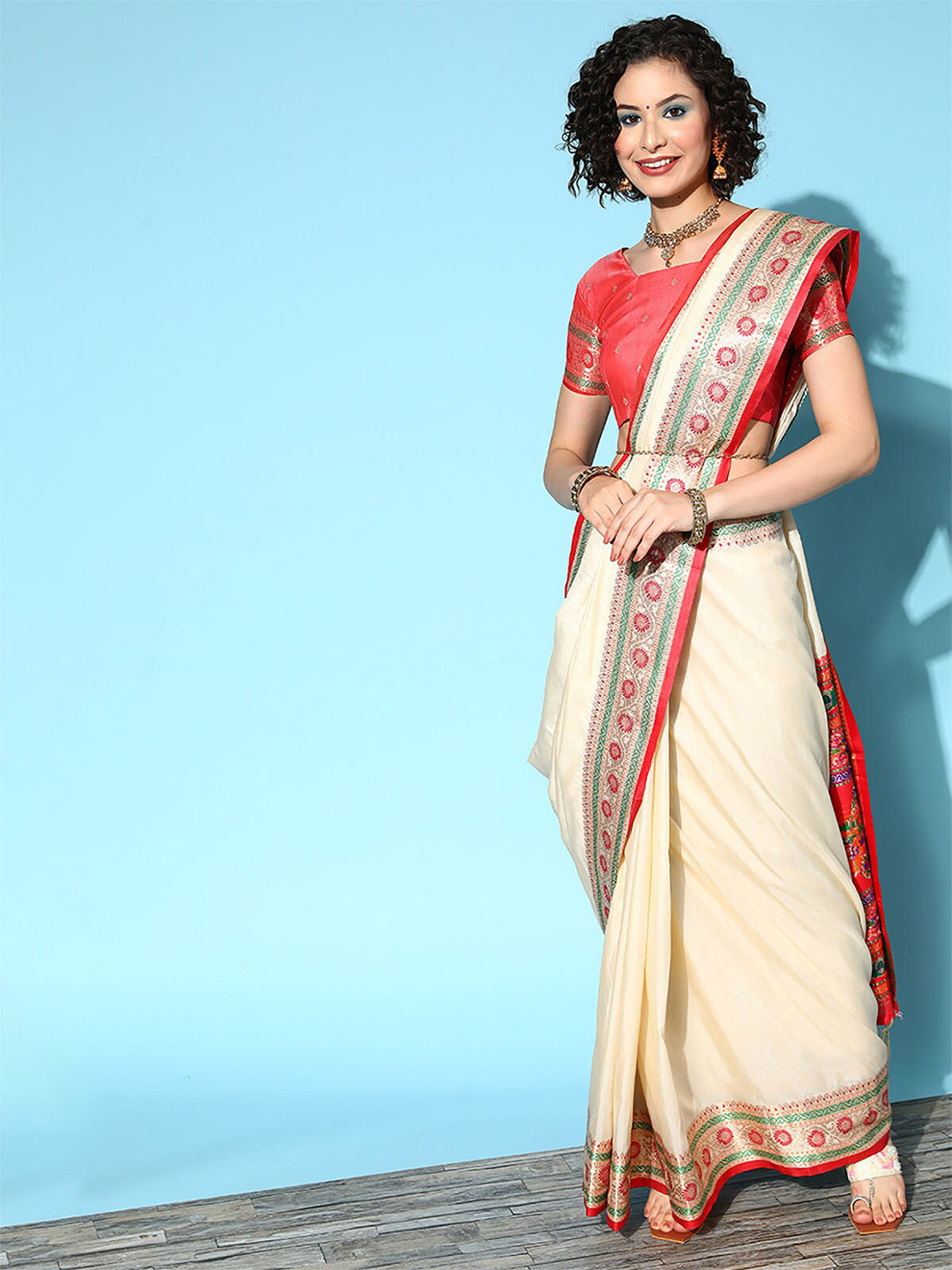

ODETTE Cream-Coloured & Red Zari Silk Blend Saree