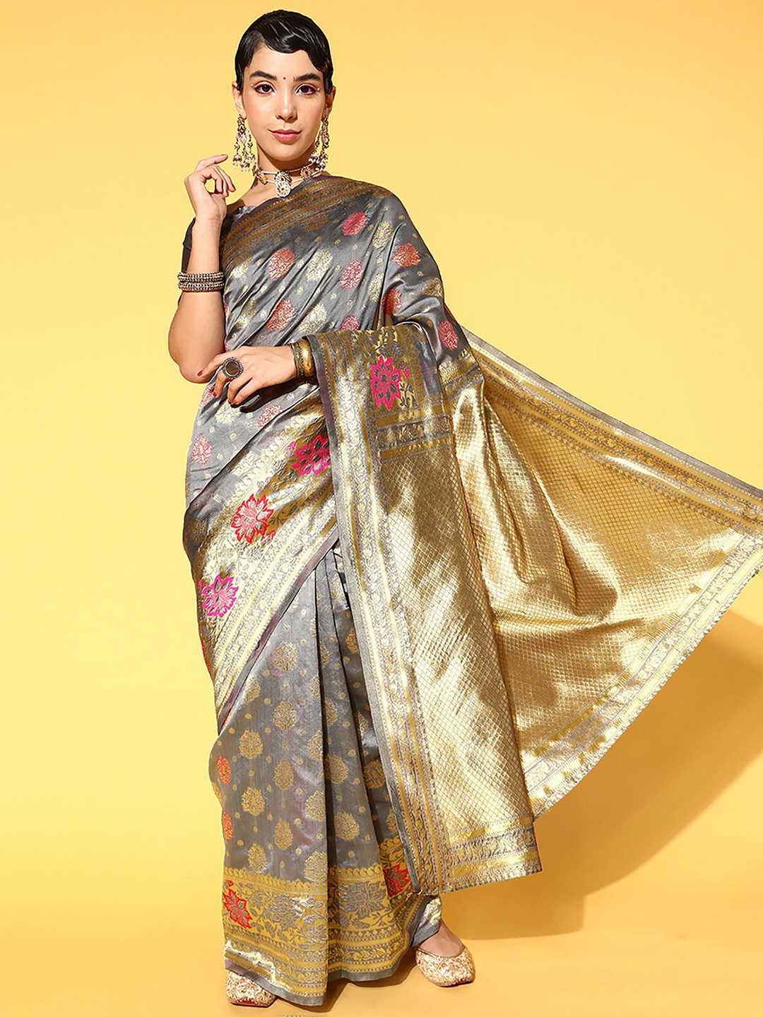 

ODETTE Grey & Gold-Toned Ethnic Motifs Zari Silk Blend Saree