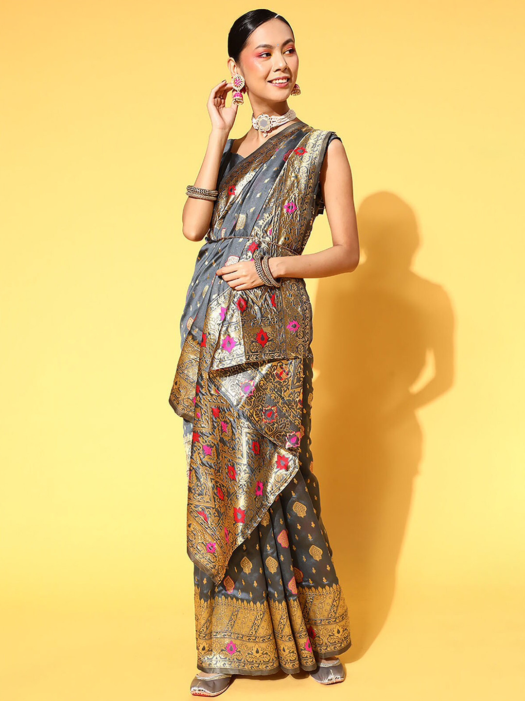 

ODETTE Grey & Pink Ethnic Motifs Zari Silk Blend Saree