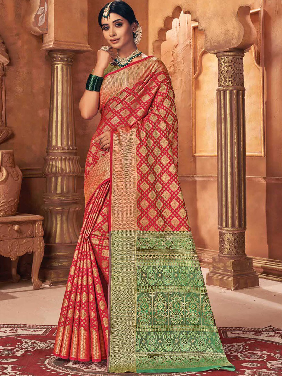 

ODETTE Red & Green Ethnic Motifs Zari Silk Blend Saree
