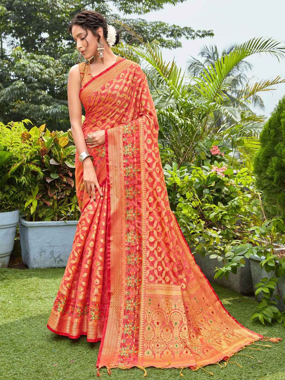 

ODETTE Red & Gold-Toned Ethnic Motifs Zari Silk Cotton Saree