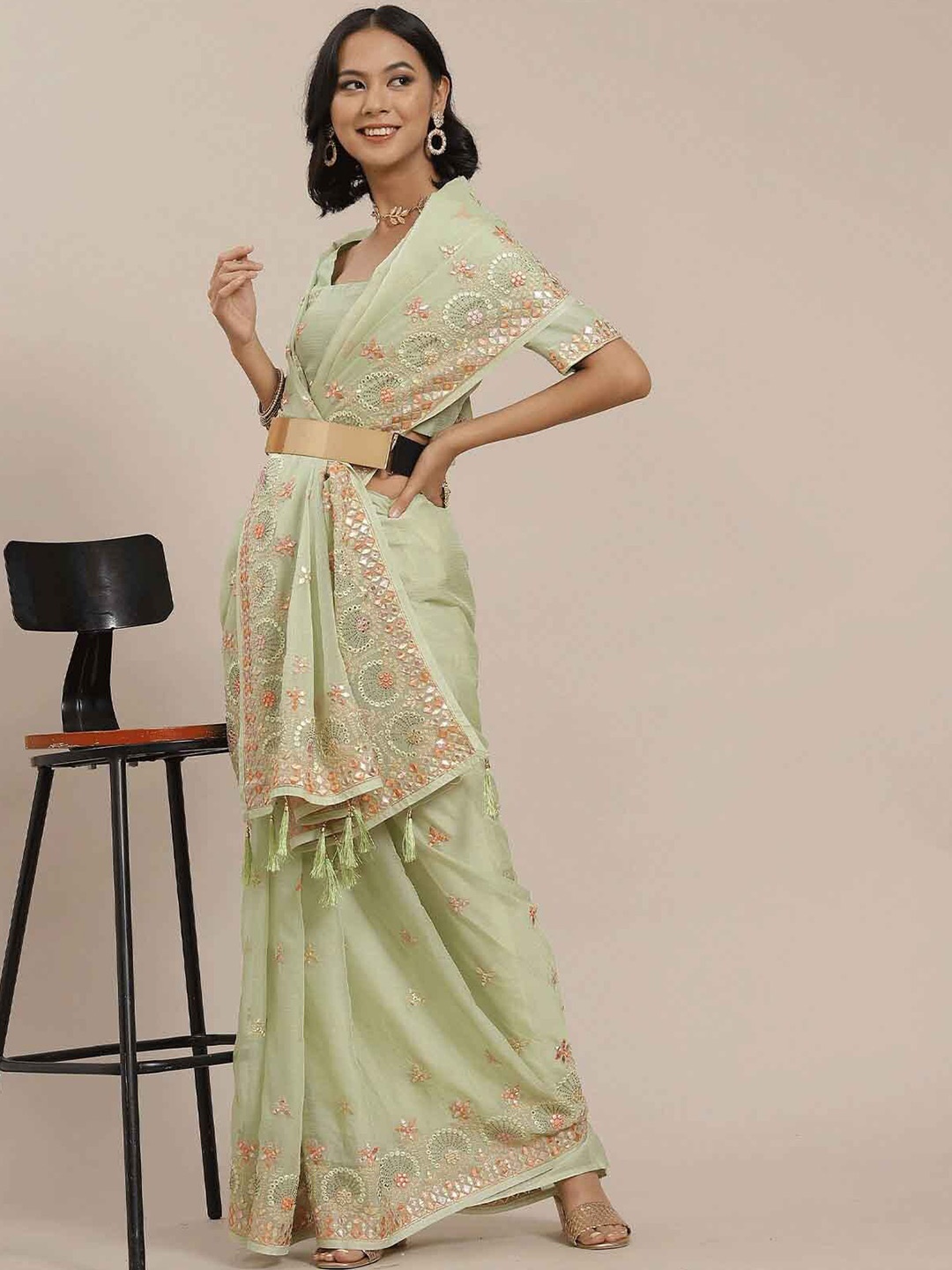 

ODETTE Green & Peach-Coloured Ethnic Motifs Embroidered Art Silk Fusion Saree