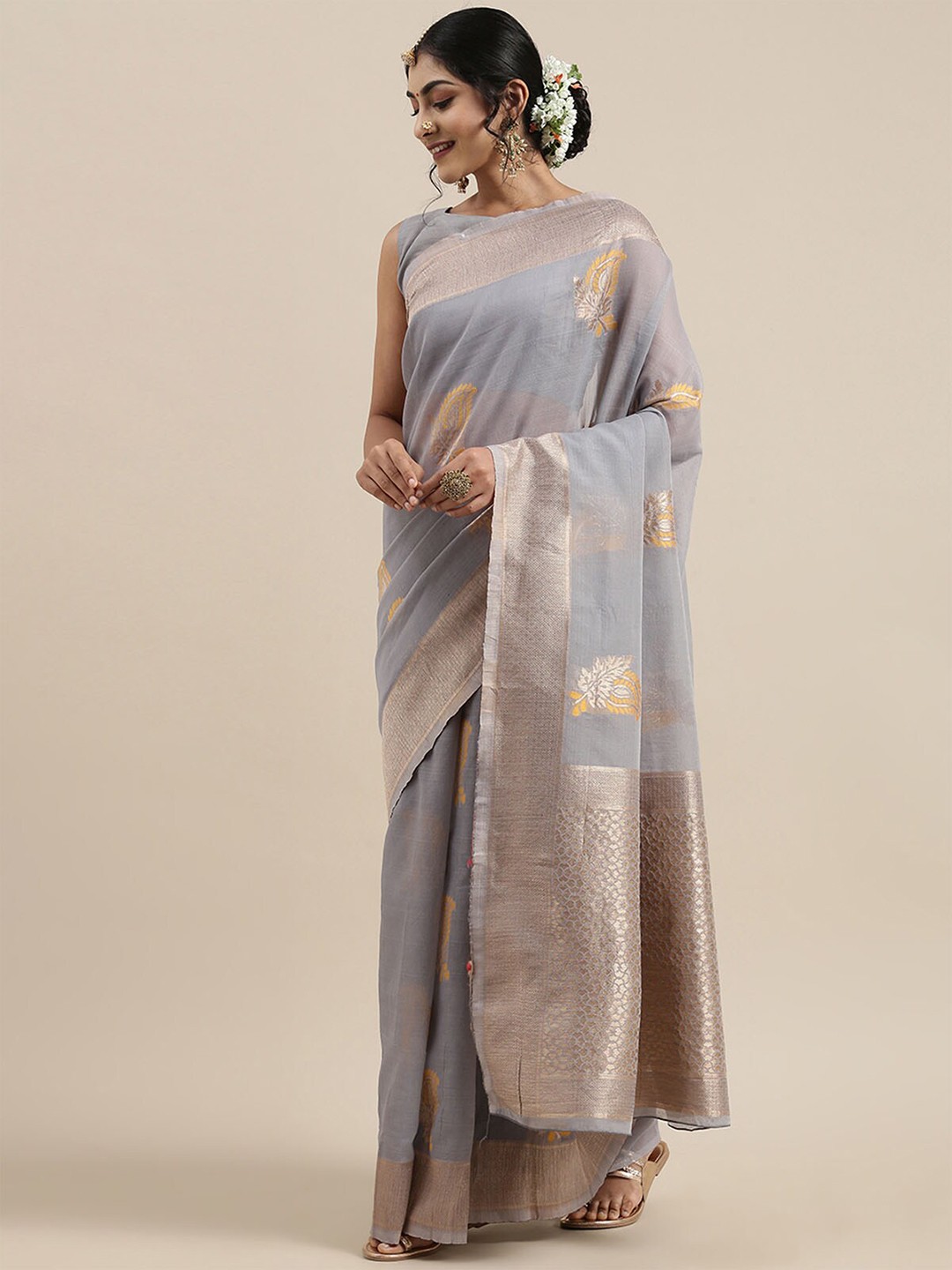 

ODETTE Grey & Gold-Toned Floral Zari Linen Blend Banarasi Saree